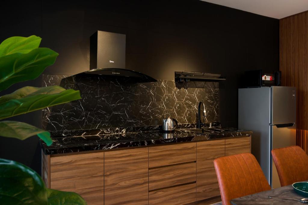 Nowhere 2Br & 2Bath Apartment With Balcony @ Reizz Residences Kuala Lumpur Buitenkant foto