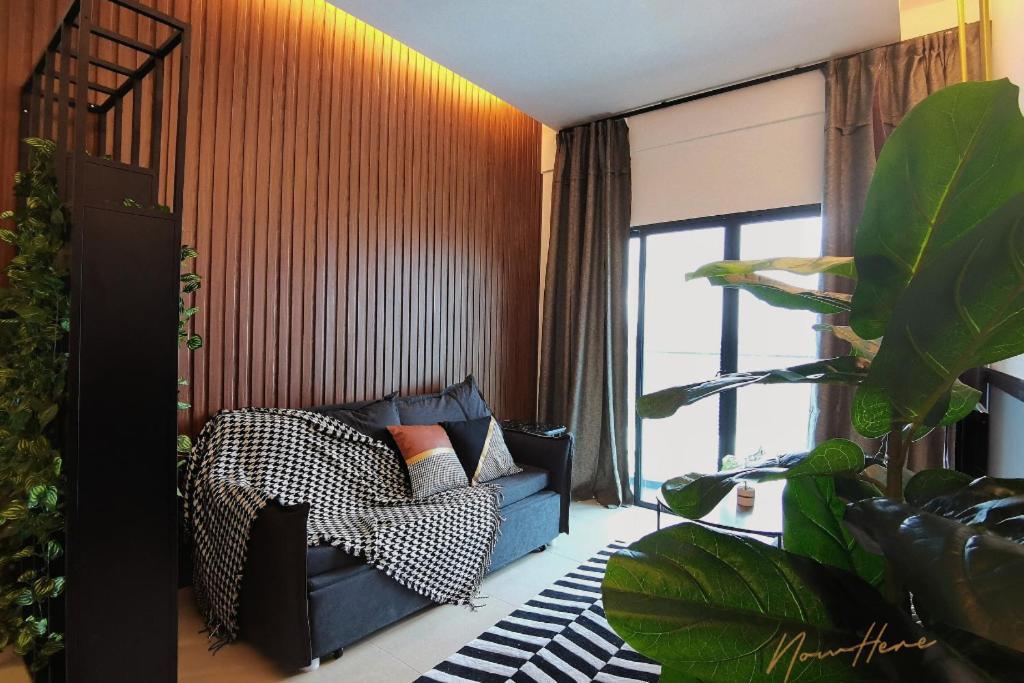 Nowhere 2Br & 2Bath Apartment With Balcony @ Reizz Residences Kuala Lumpur Buitenkant foto
