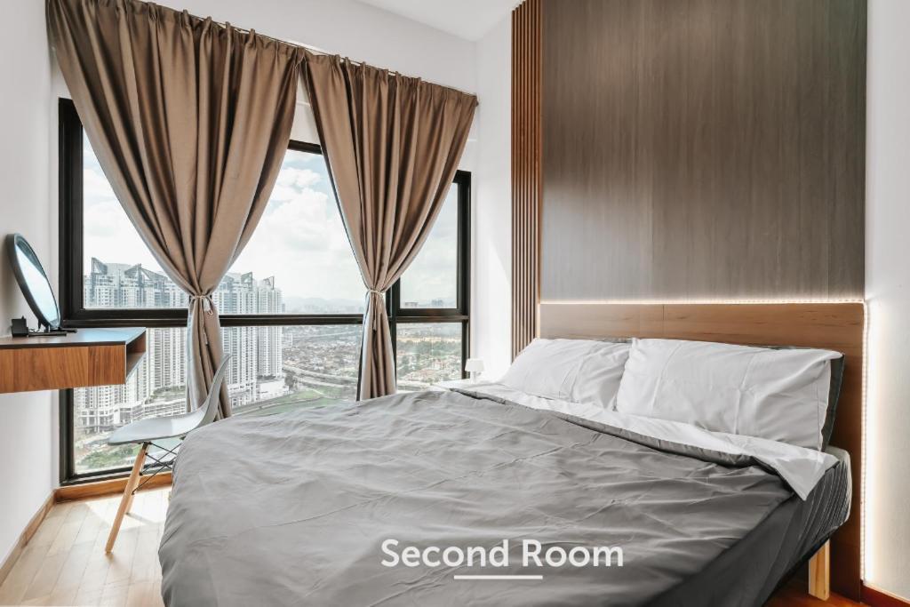 Nowhere 2Br & 2Bath Apartment With Balcony @ Reizz Residences Kuala Lumpur Buitenkant foto