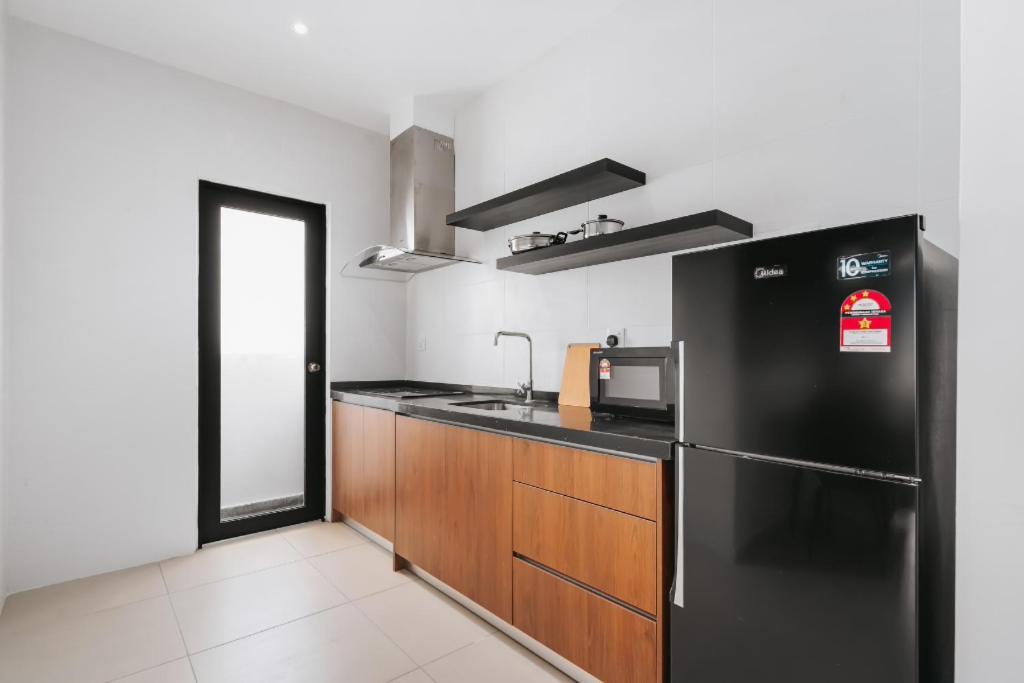Nowhere 2Br & 2Bath Apartment With Balcony @ Reizz Residences Kuala Lumpur Buitenkant foto