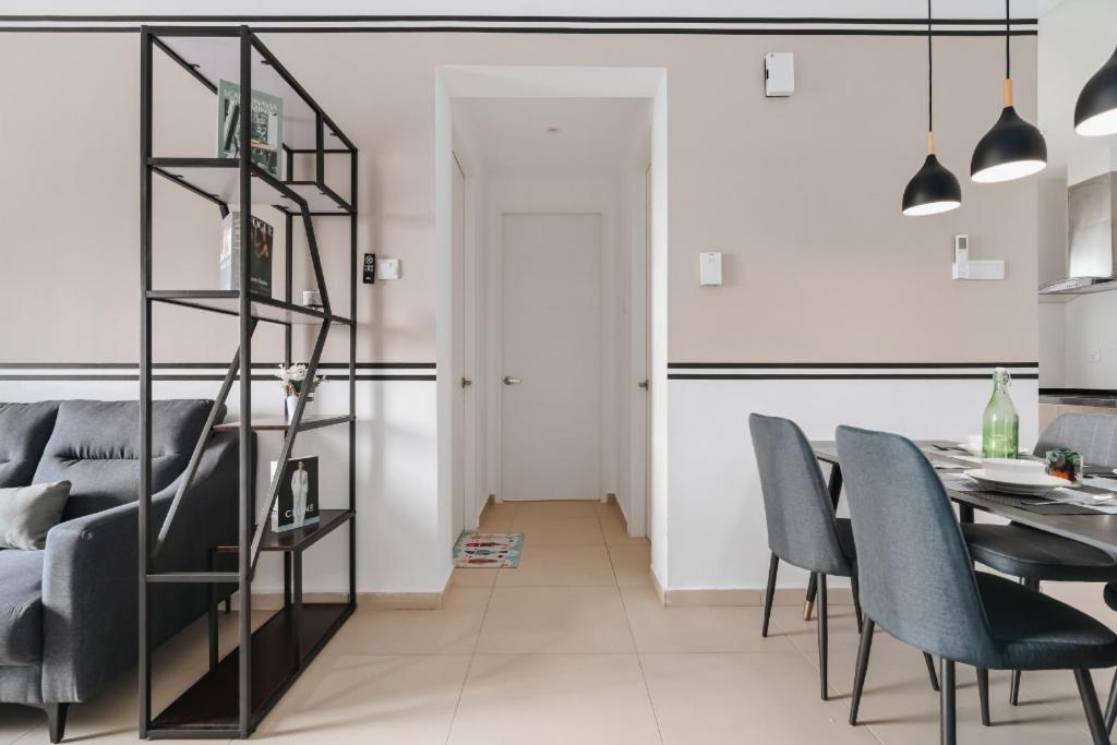 Nowhere 2Br & 2Bath Apartment With Balcony @ Reizz Residences Kuala Lumpur Buitenkant foto